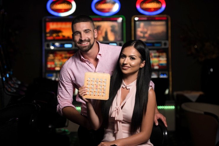 Meja roulette VIP dengan dealer profesional di bidang togel